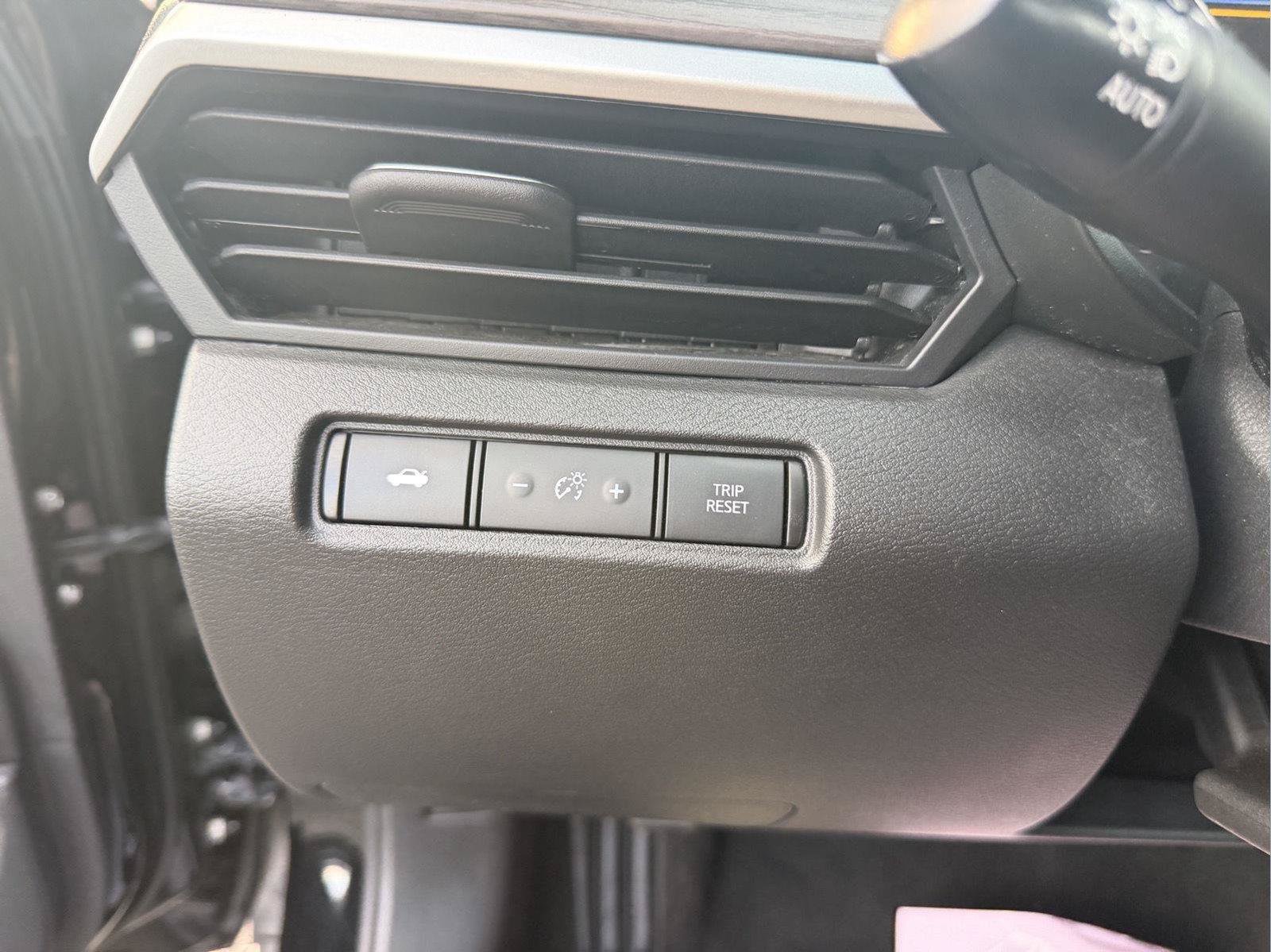Used 2025 Nissan Altima 2.5 SV FWD image 20