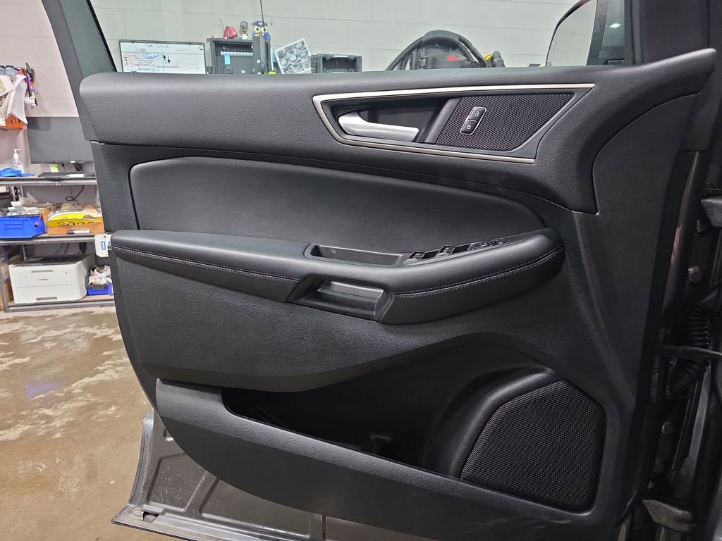 Used 2024 Ford Edge SEL image 24