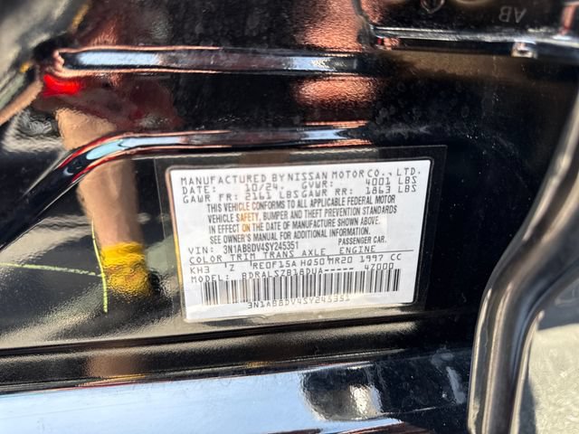 Used 2025 Nissan Sentra SR w/ SR Premium Package FWD image 17