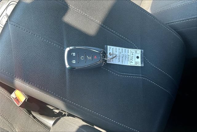 Used 2023 Chevrolet Traverse LT AWD/4WD image 9
