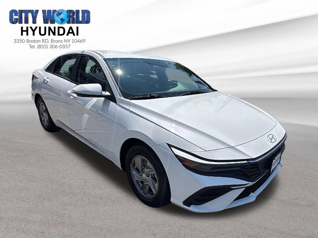 Used 2024 Hyundai Elantra SE FWD image 7