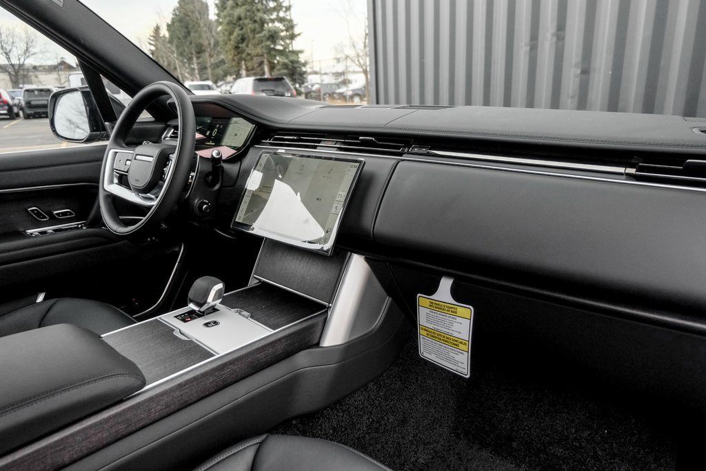 New 2025 Land Rover Range Rover SE image 22