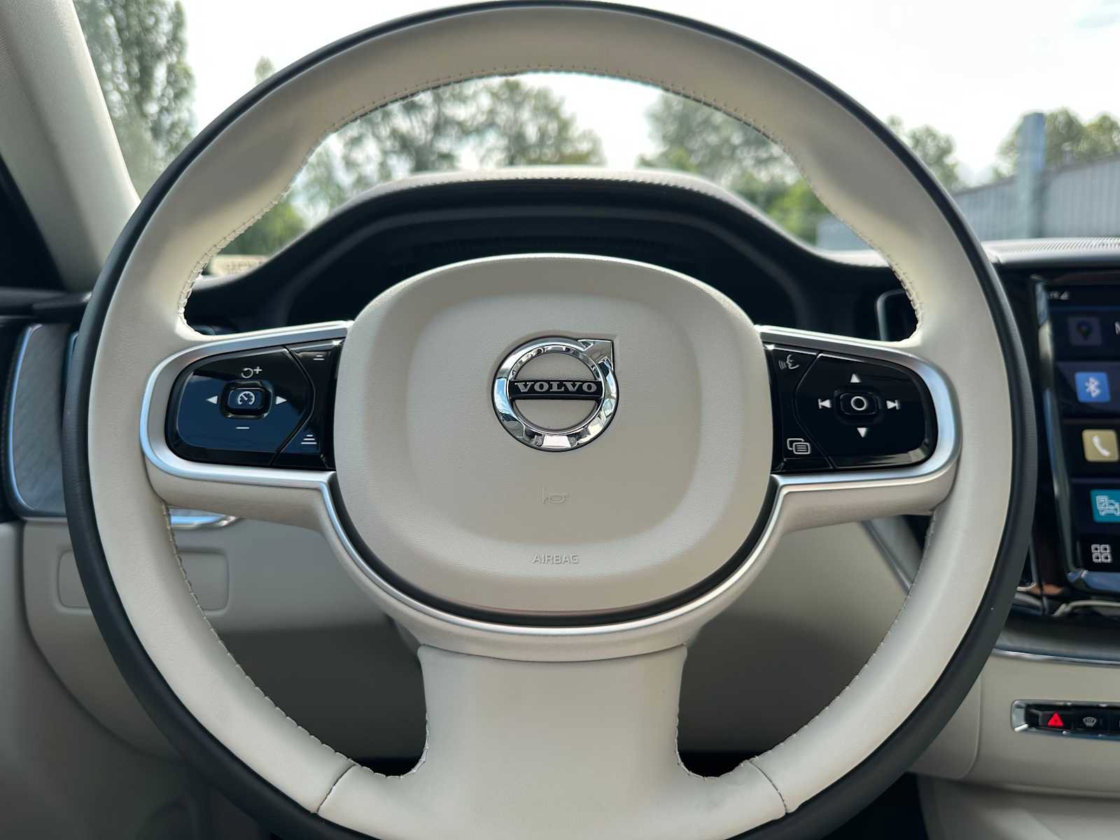 New 2025 Volvo XC60 B5 Ultra w/ Protection Package Premier image 24