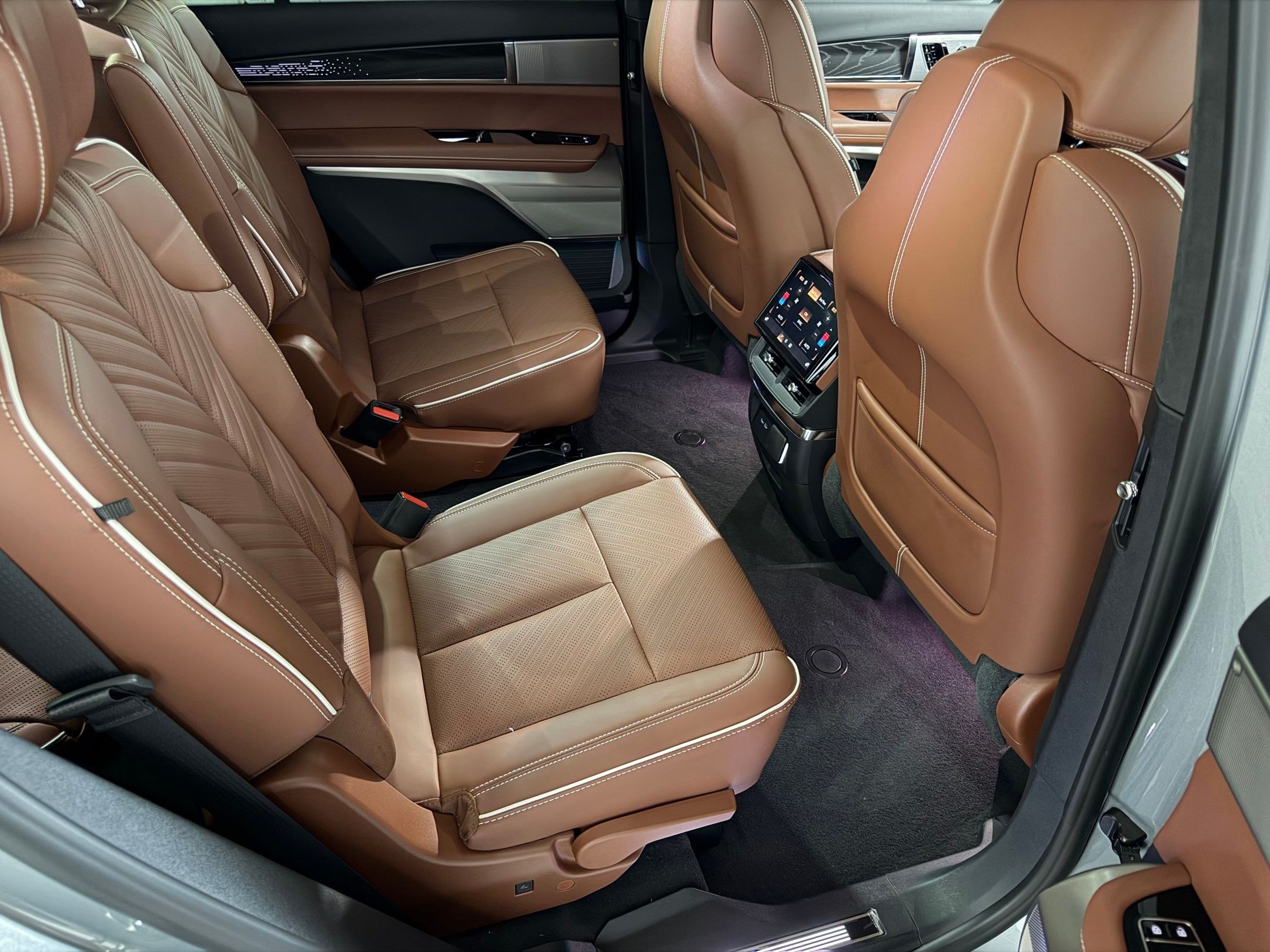 New 2026 Cadillac Vistiq Platinum AWD/4WD image 48