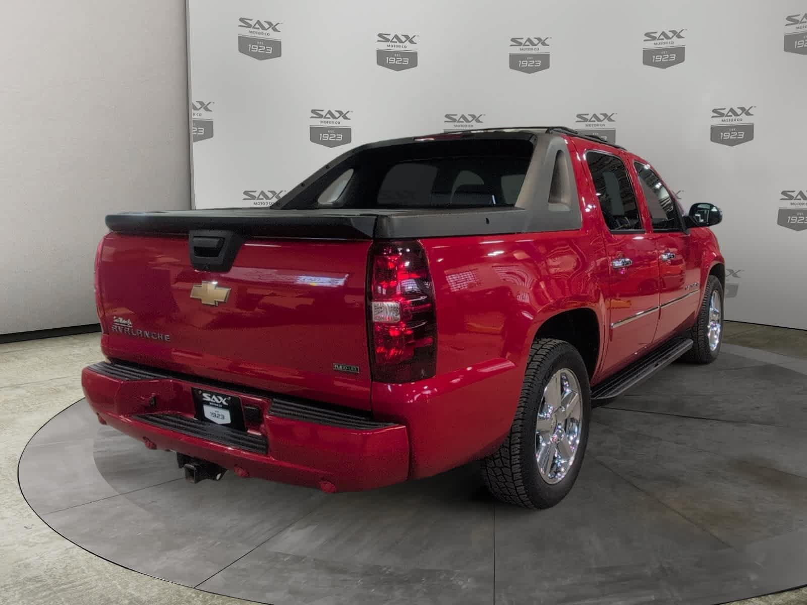Used 2011 Chevrolet Avalanche LTZ AWD/4WD image 5