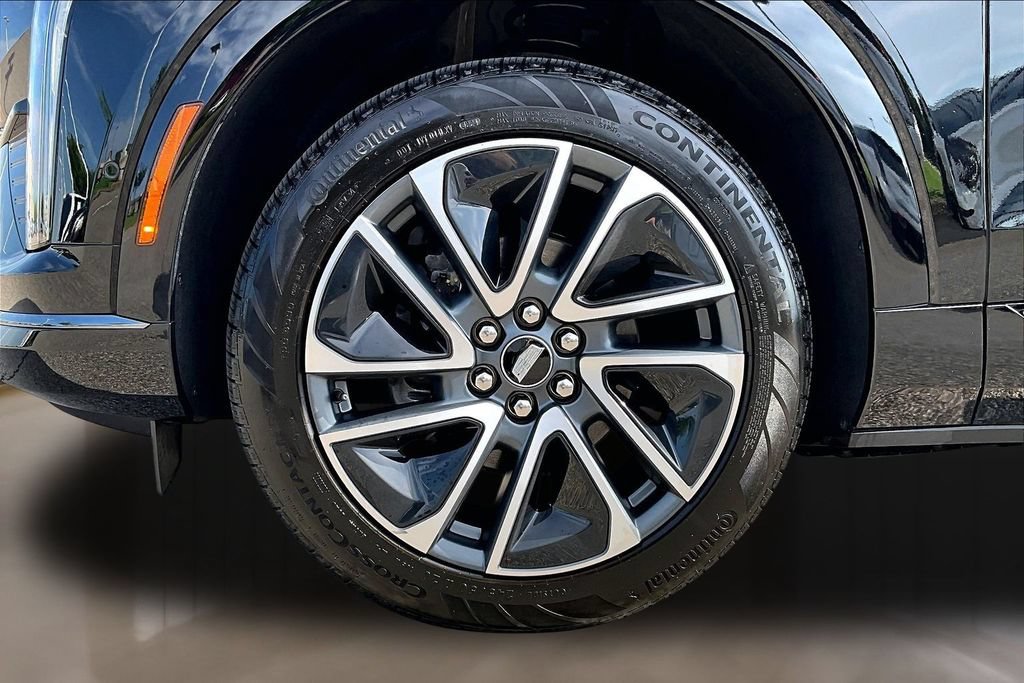 Certified 2025 Cadillac Optiq Sport 1 AWD/4WD image 8