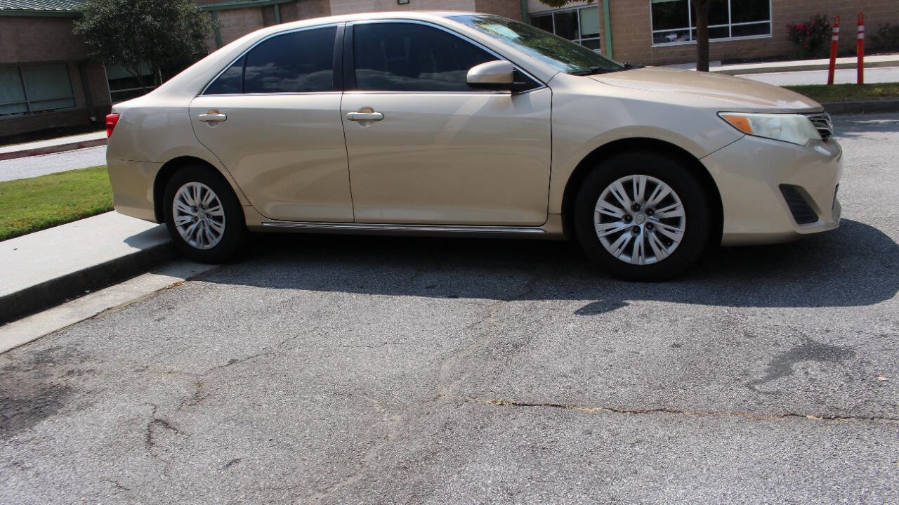 Used 2012 Toyota Camry LE image 18