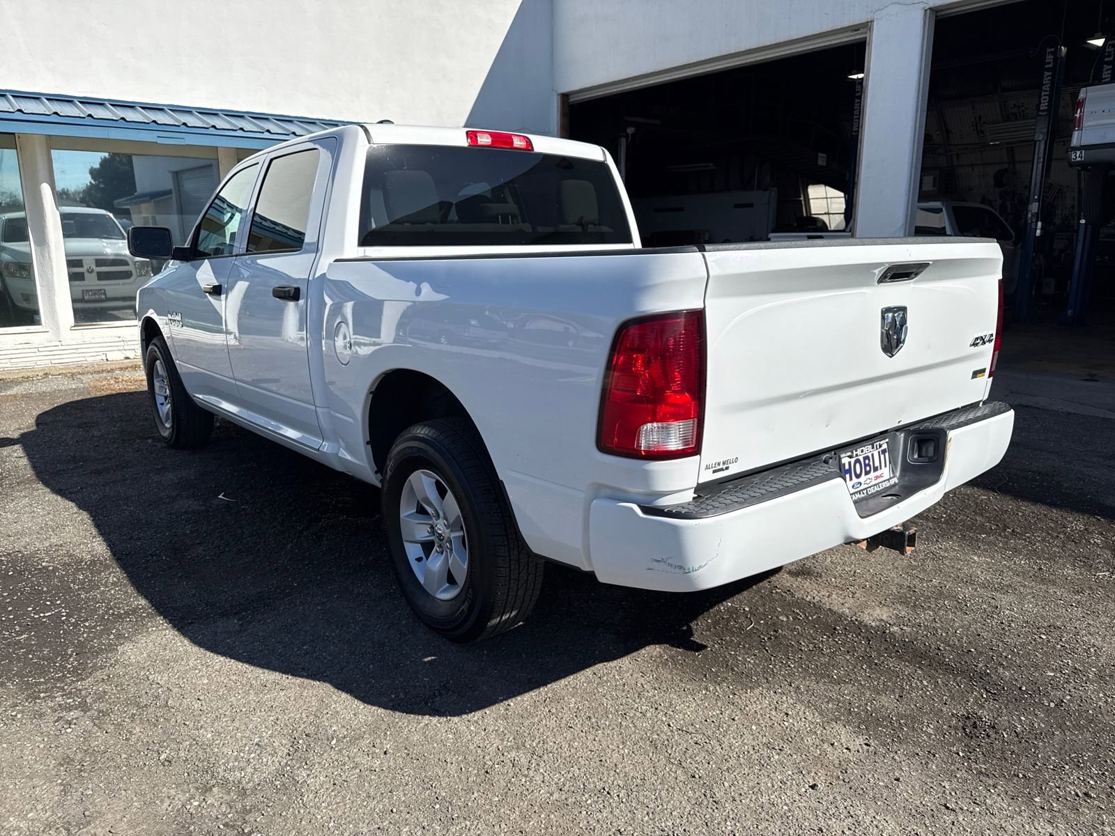 Used 2017 RAM 1500 Express image 3