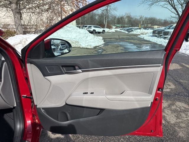 Used 2020 Hyundai Elantra SE image 29