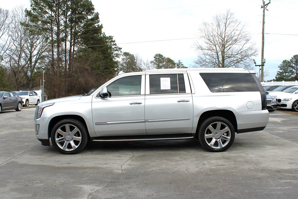 Used 2017 Cadillac Escalade ESV Luxury image 4
