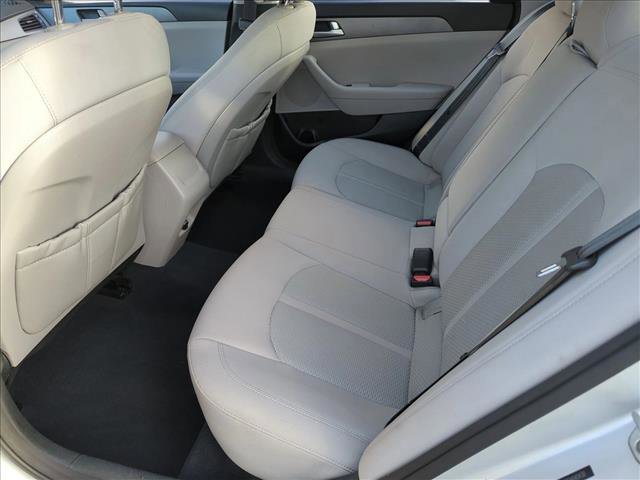 Used 2015 Hyundai Sonata SE image 17