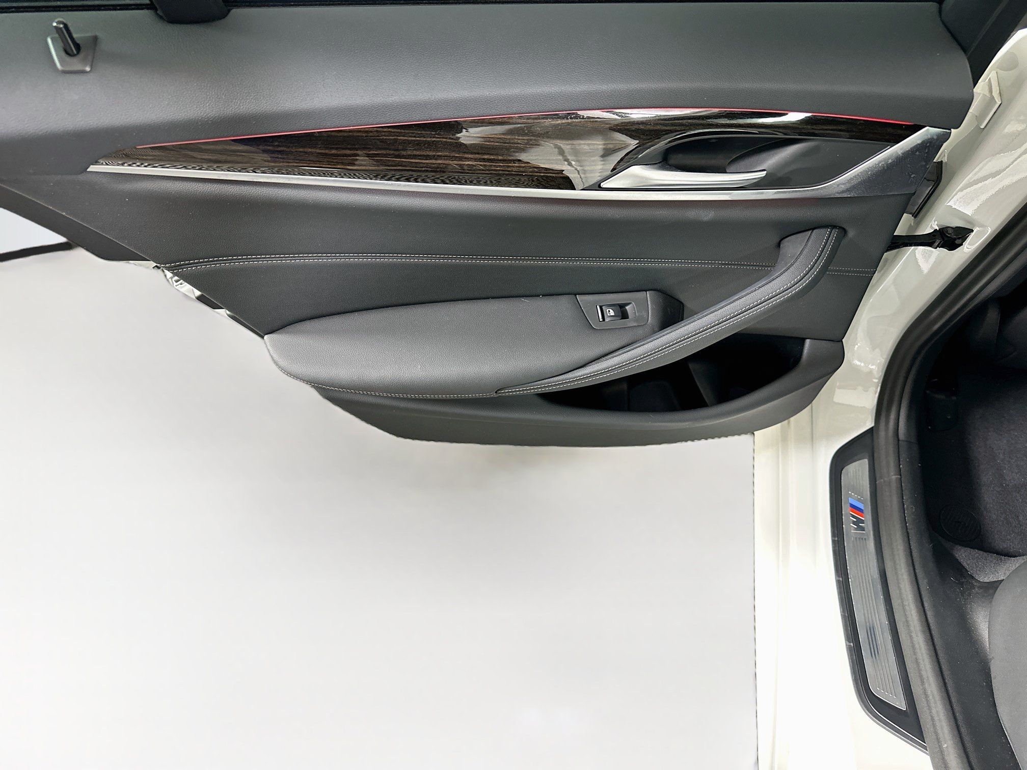 Used 2023 BMW 530i w/ M Sport Package RWD image 26