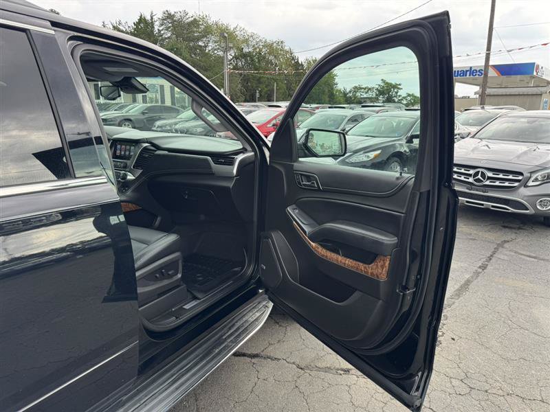 Used 2017 Chevrolet Suburban Premier AWD/4WD image 34