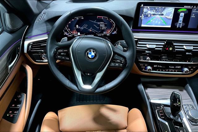 Used 2023 BMW 530i xDrive w/ Premium Package image 5