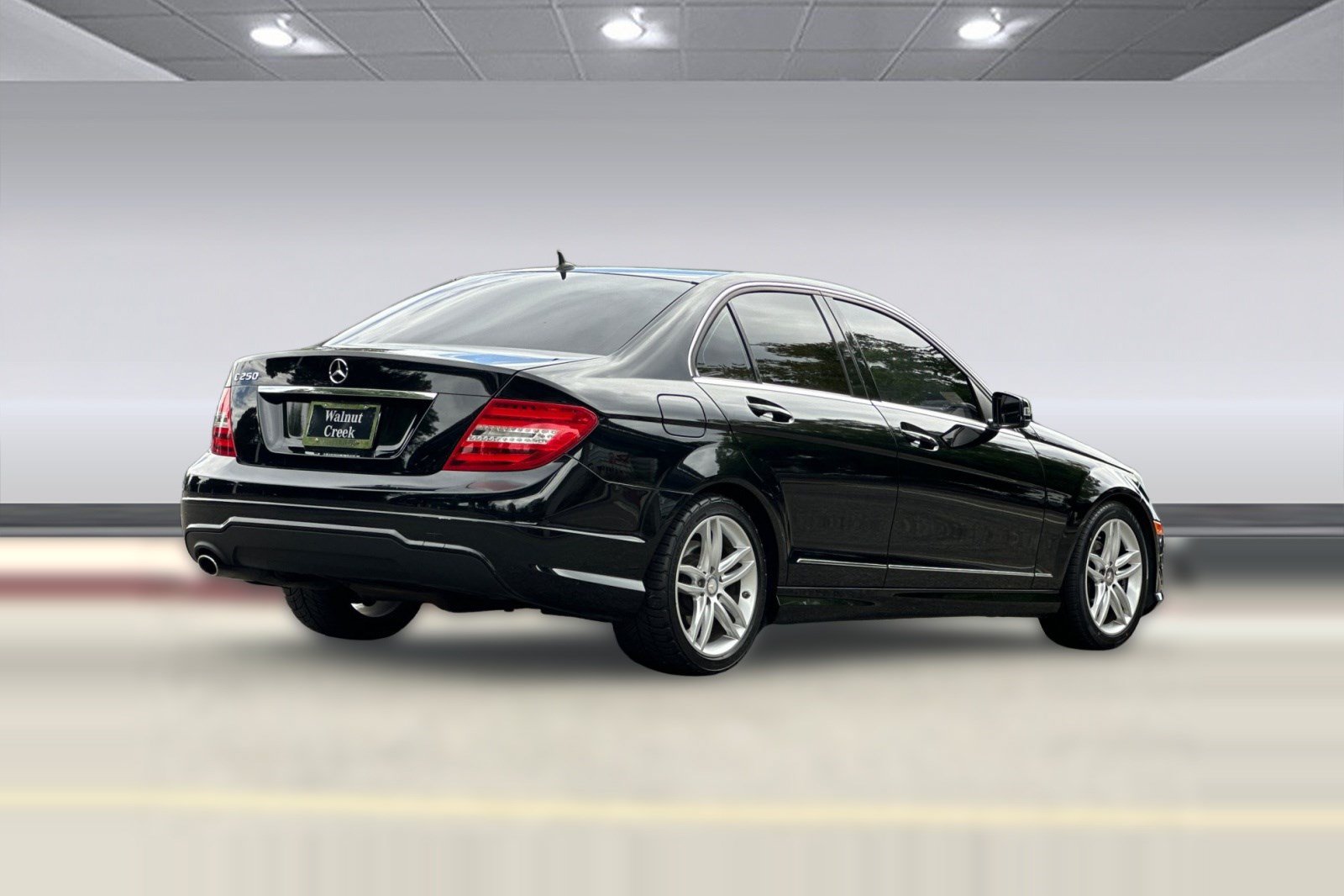 Used 2013 Mercedes-Benz C 250 Sedan image 9