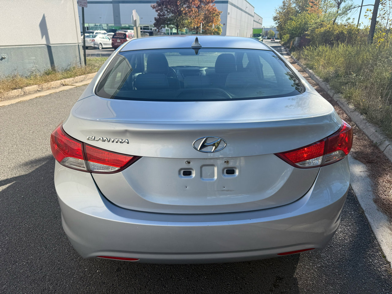 Used 2013 Hyundai Elantra GLS w/ Preferred Pkg image 9
