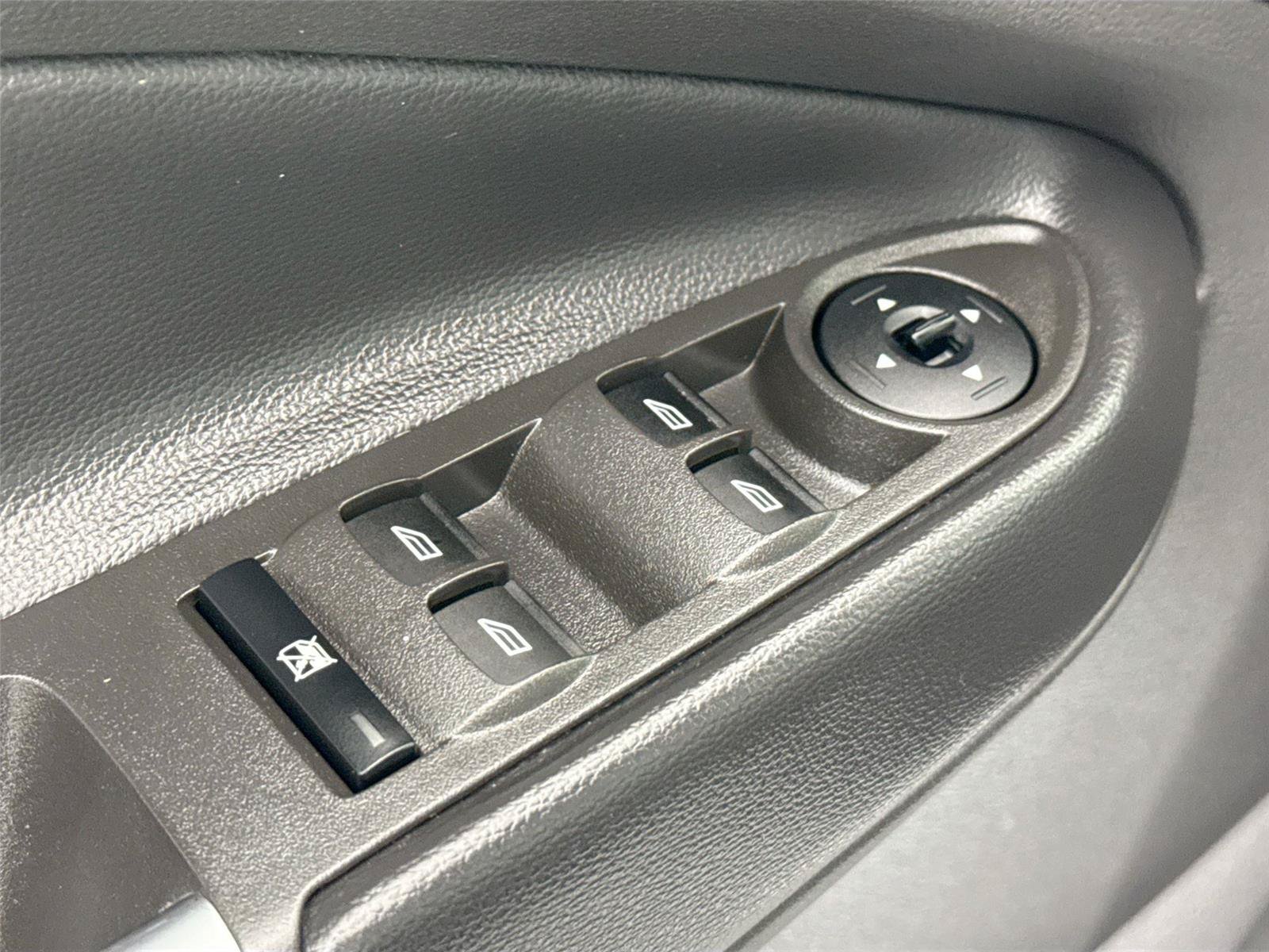 Used 2018 Ford Escape SE w/ SE Sport Appearance Package FWD image 25