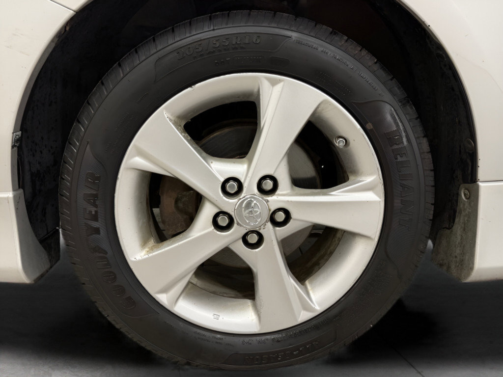 Used 2013 Toyota Corolla L image 18