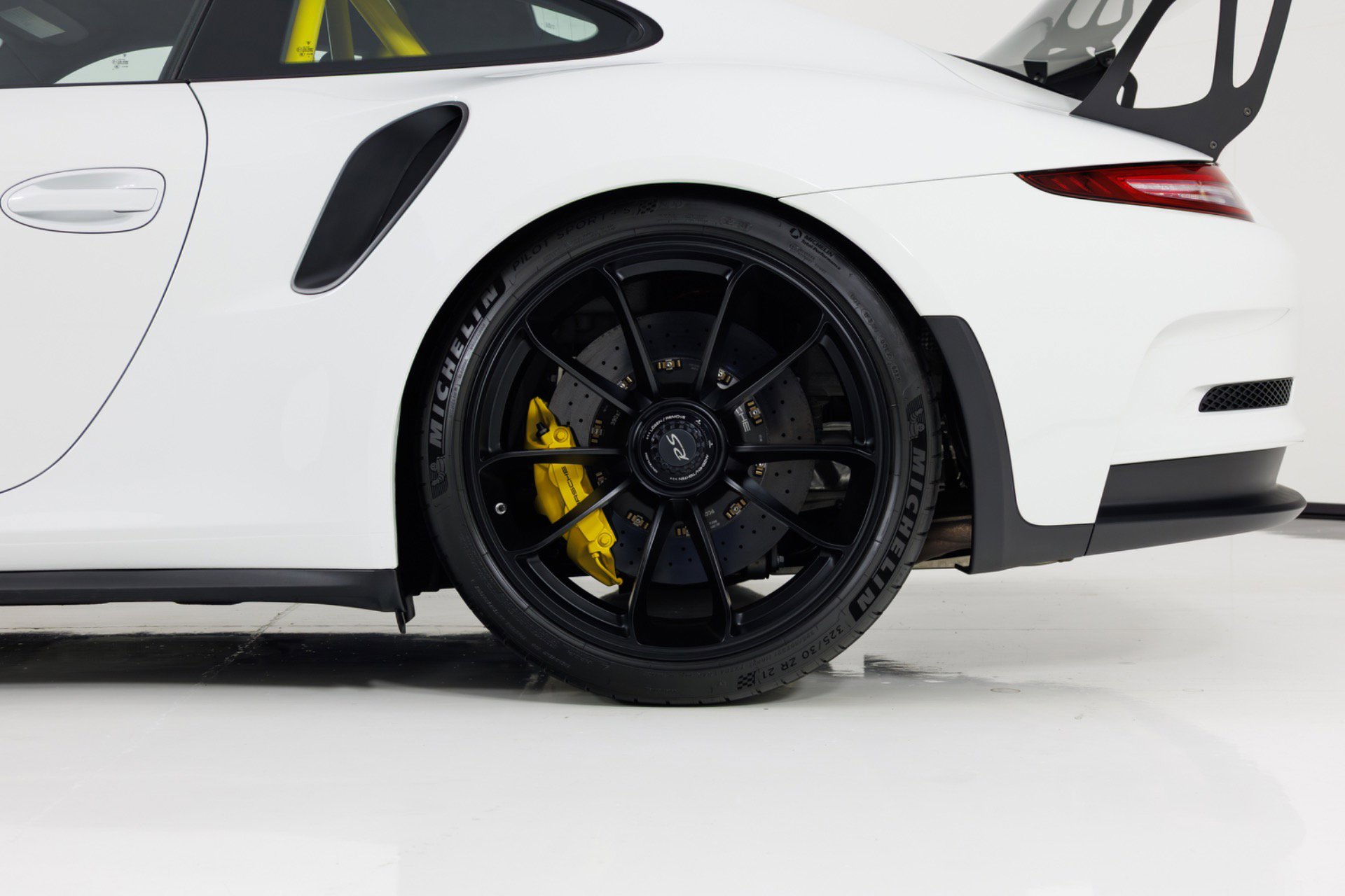 Used 2016 Porsche 911 GT3 RS image 11