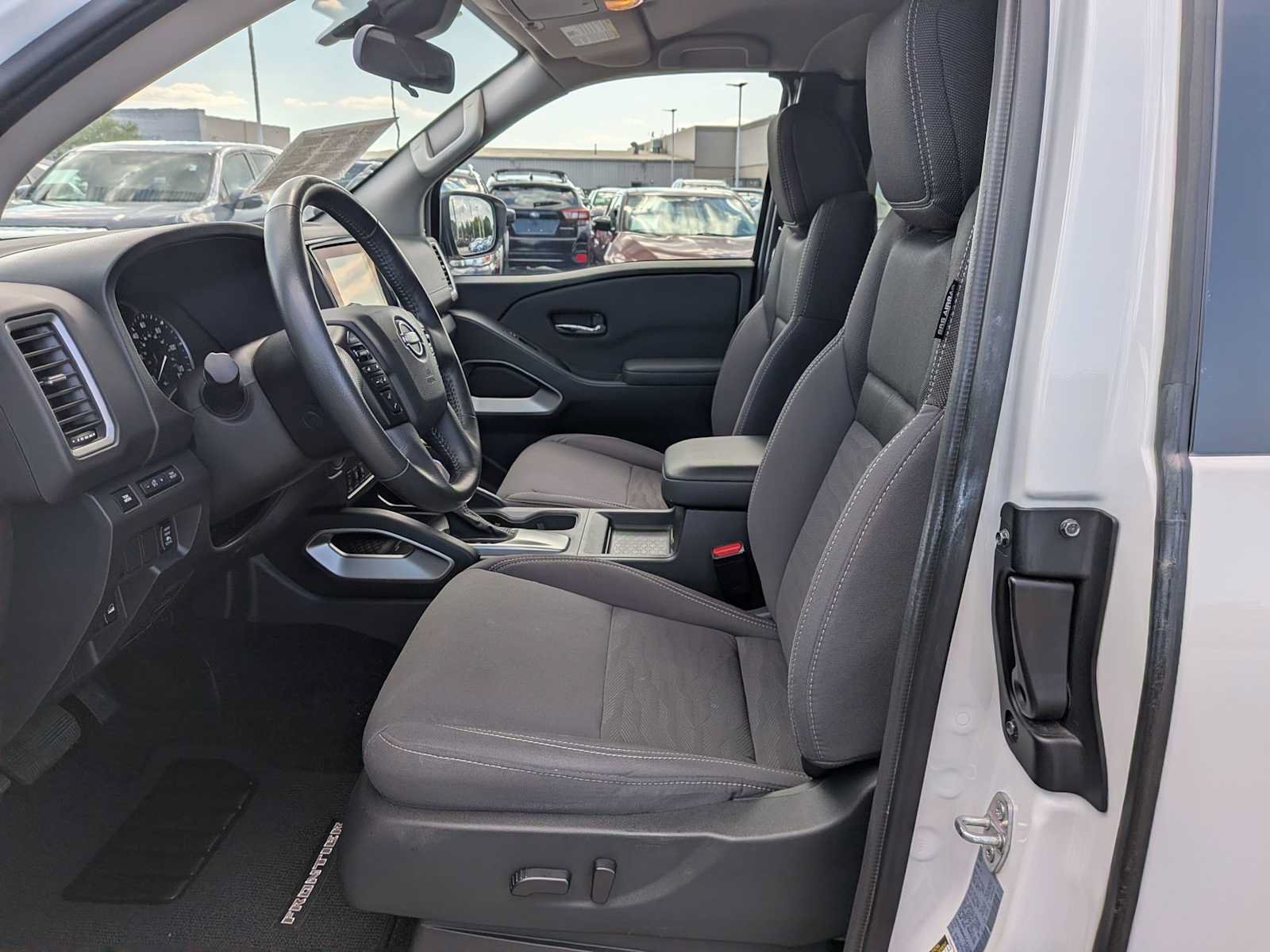 Used 2024 Nissan Frontier SV w/ SV Convenience Package AWD/4WD image 14