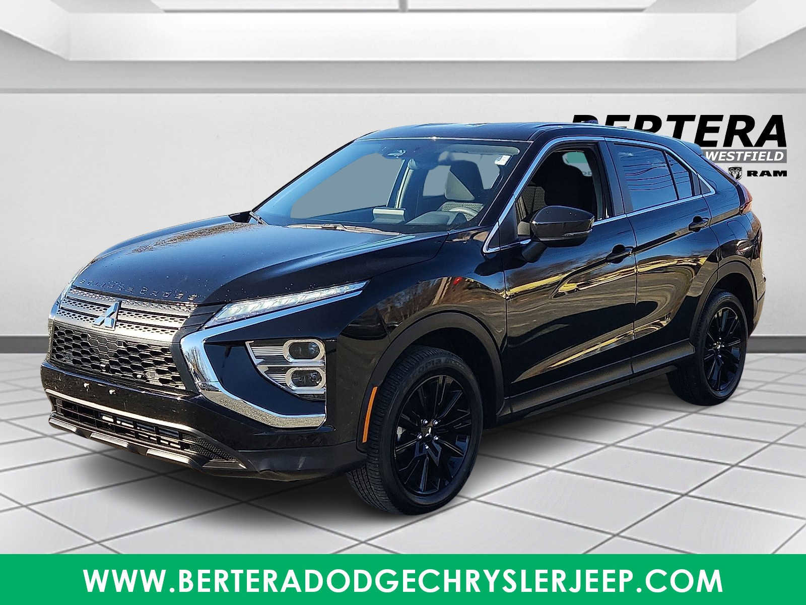 Used 2024 Mitsubishi Eclipse Cross LE image 3