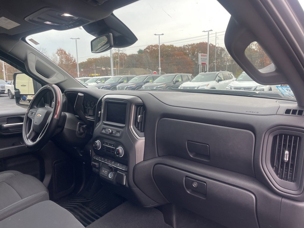 Used 2024 Chevrolet Silverado 2500 Custom w/ Custom Value Package image 12