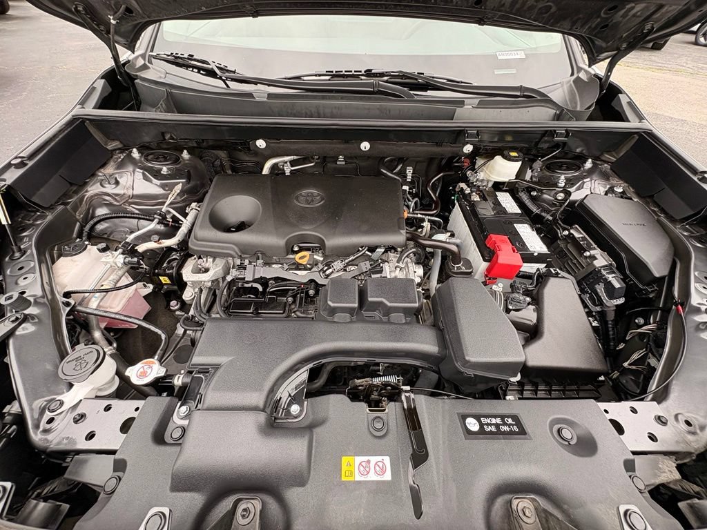 Used 2024 Toyota RAV4 XLE FWD image 31