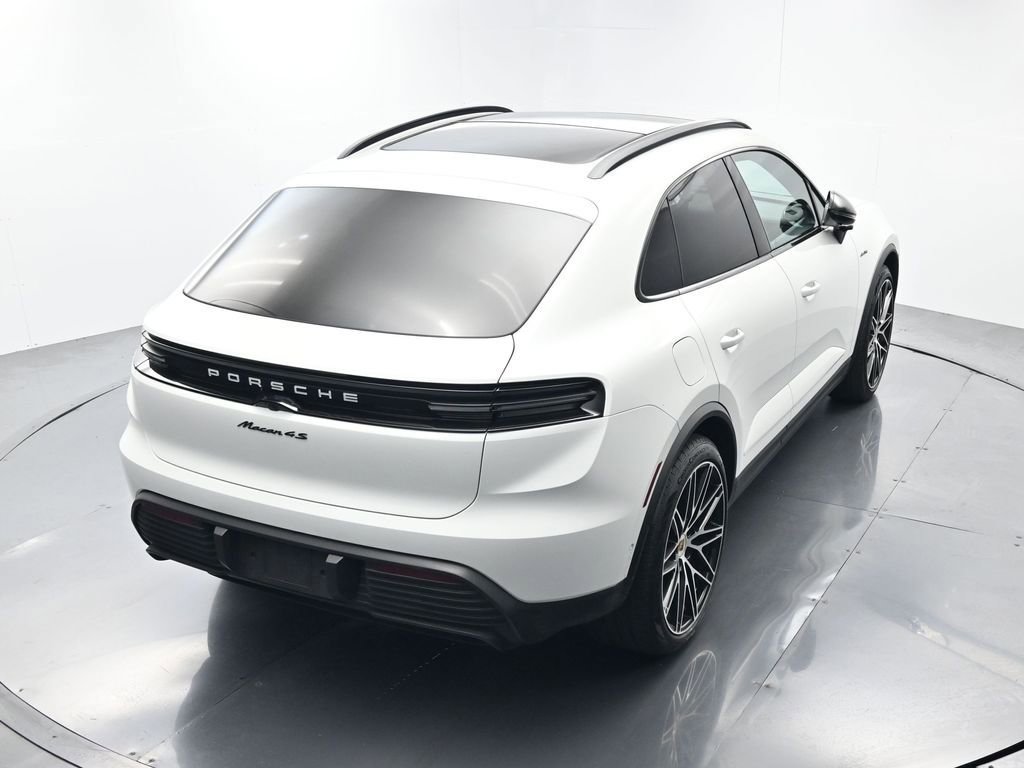 Certified 2025 Porsche Macan 4S Electric AWD/4WD image 35