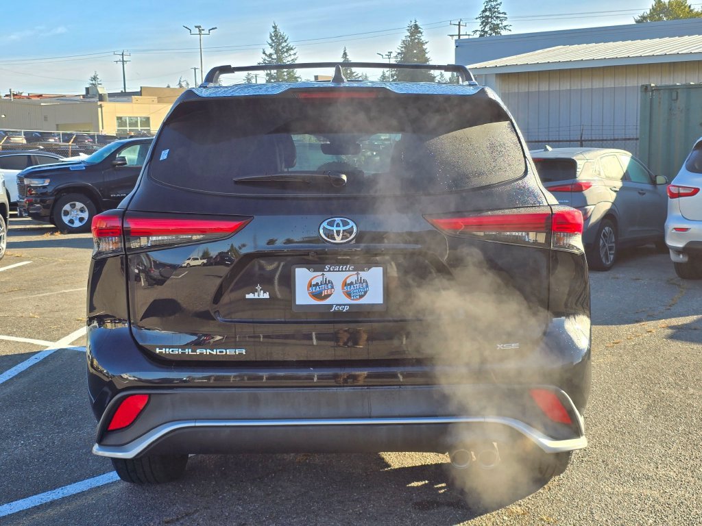 Used 2021 Toyota Highlander XSE FWD image 8