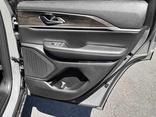 New 2027 Jeep Grand Cherokee Altitude AWD/4WD image 16