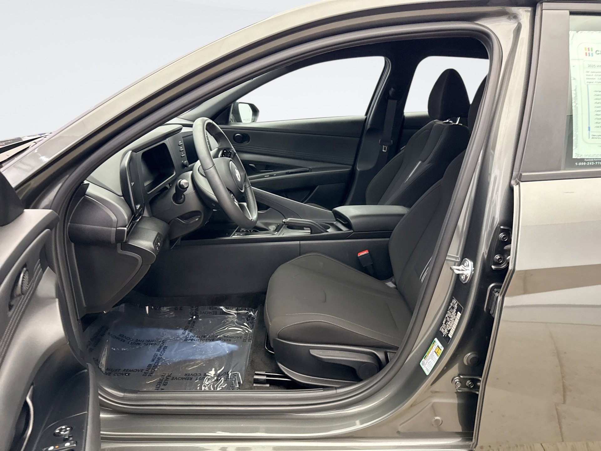 Used 2025 Hyundai Elantra Sport image 10