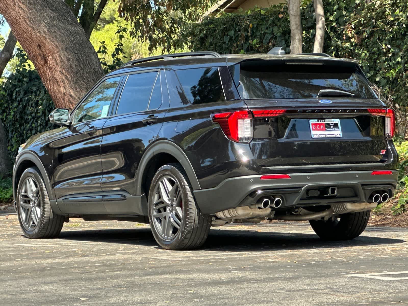 Certified 2025 Ford Explorer ST RWD image 6