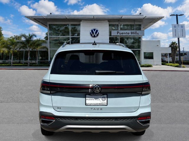 New 2026 Volkswagen Taos SE FWD image 5