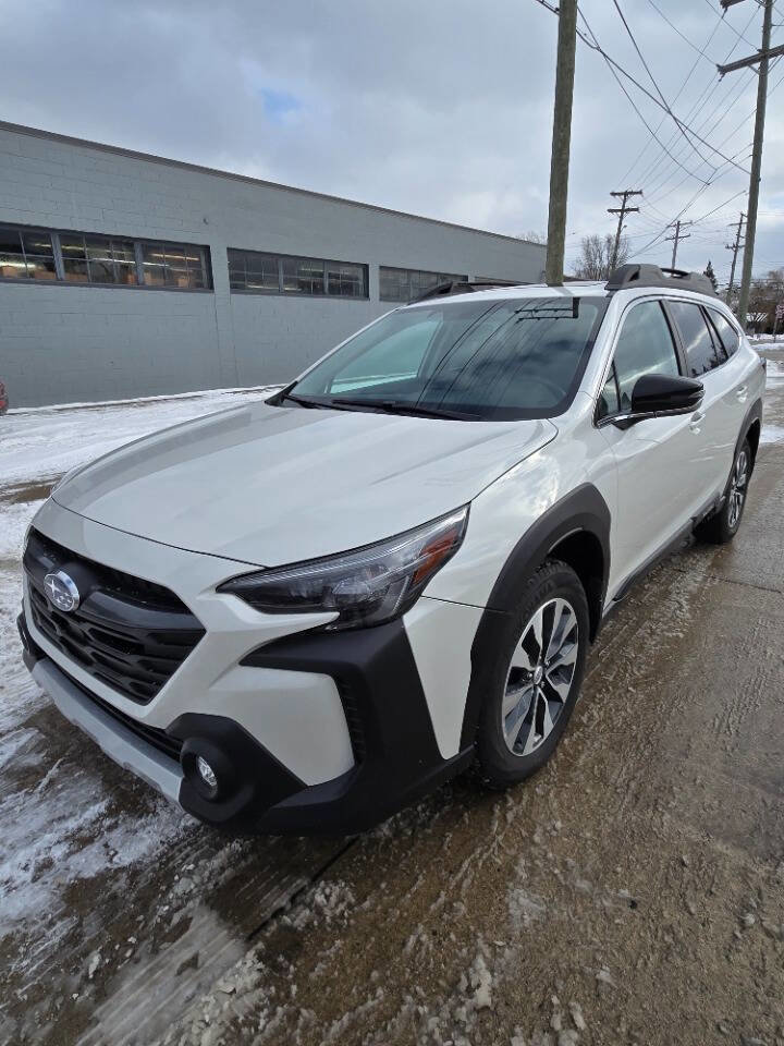Used 2025 Subaru Outback Limited image 6