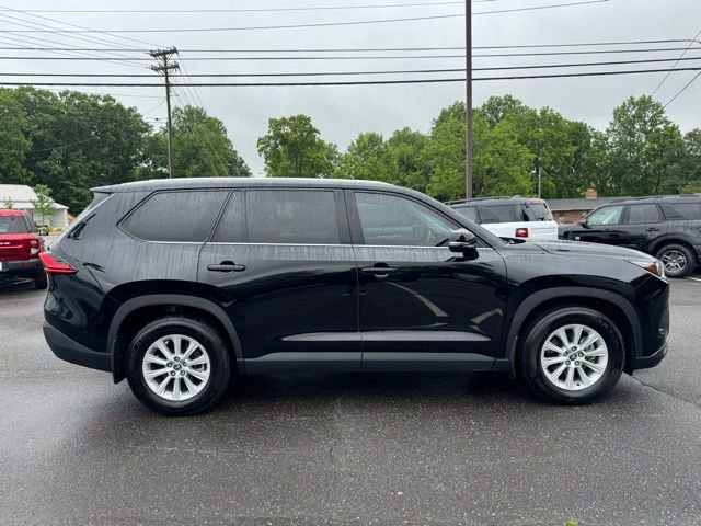 Used 2024 Toyota Grand Highlander AWD image 11