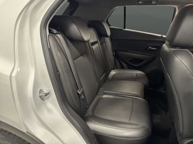 Used 2019 Chevrolet Trax LT w/ LT Convenience Package AWD/4WD image 27