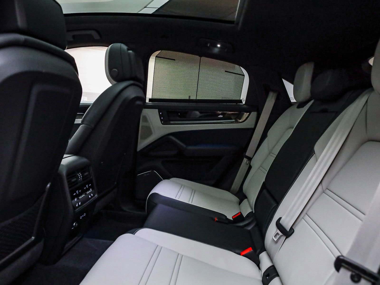 Used 2026 Porsche Cayenne GTS image 23