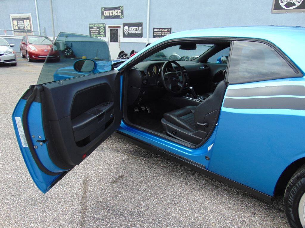 Used 2009 Dodge Challenger R/T RWD image 14