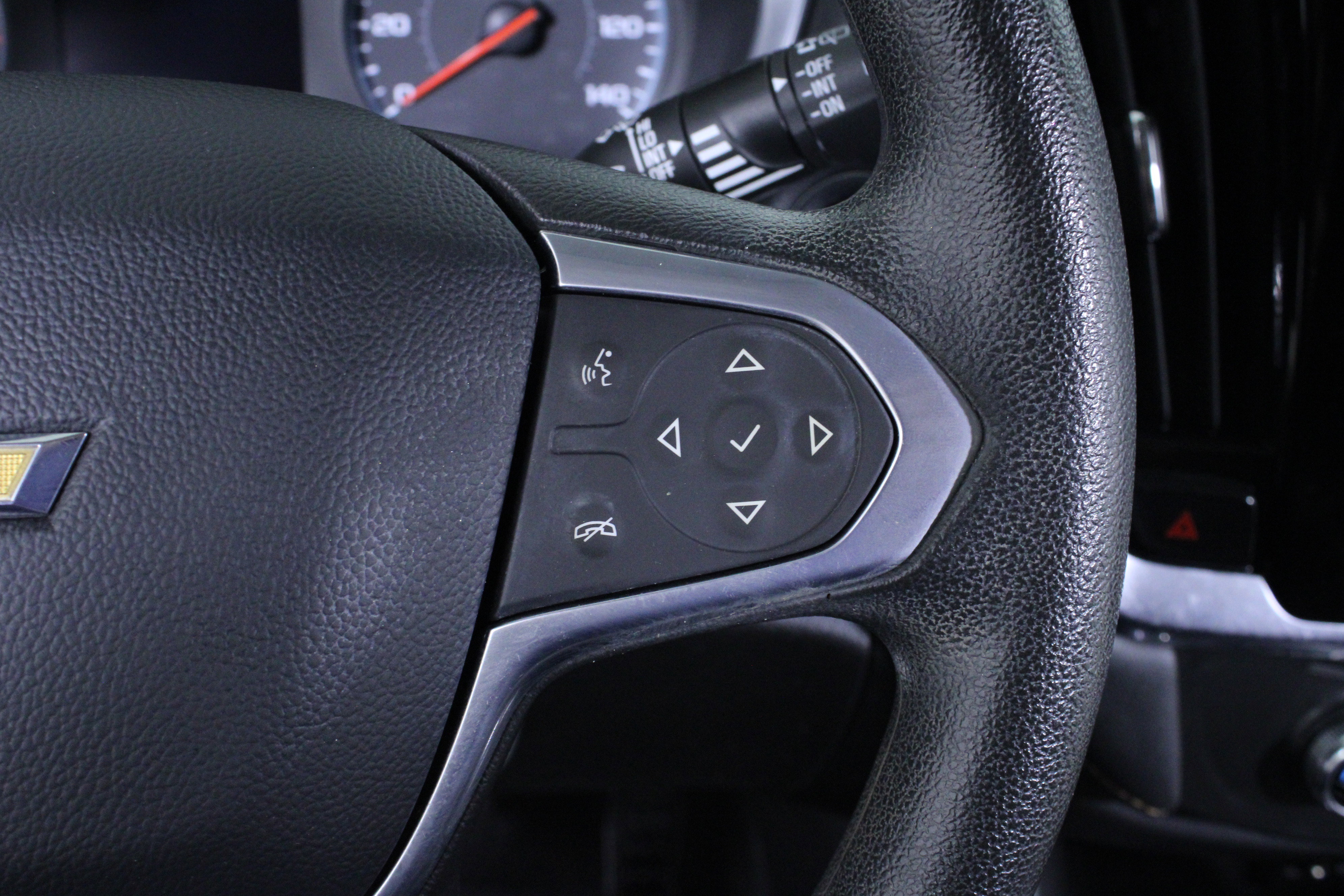 Used 2021 Chevrolet Traverse LS image 22