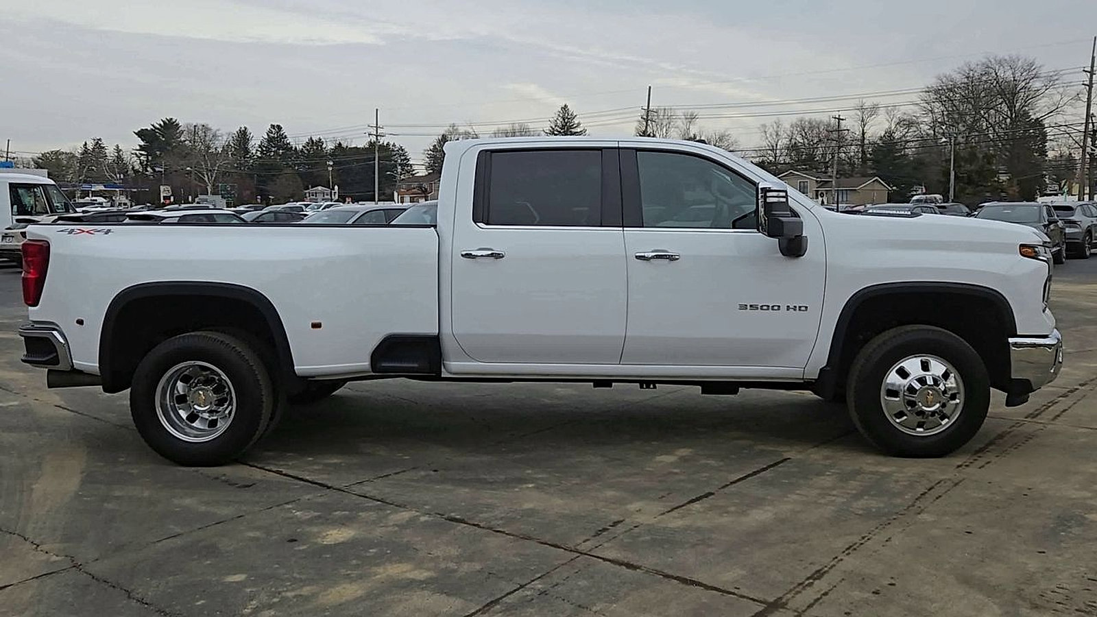 Certified 2024 Chevrolet Silverado 3500 LTZ w/ LTZ Plus Package image 5