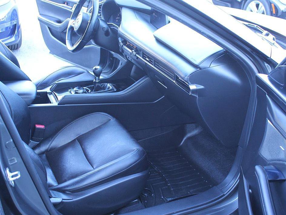 Used 2019 MAZDA MAZDA3 Hatchback w/ Premium Package image 26