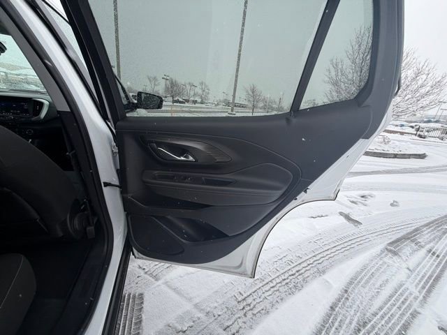 Used 2024 GMC Terrain SLE image 28