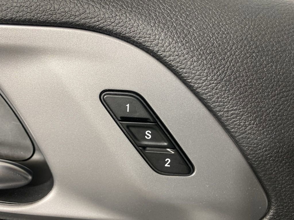 Used 2026 Chrysler Pacifica Select image 13