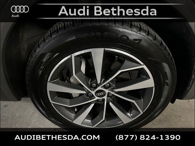 Used 2023 Audi Q5 2.0T Premium w/ Convenience Package image 9