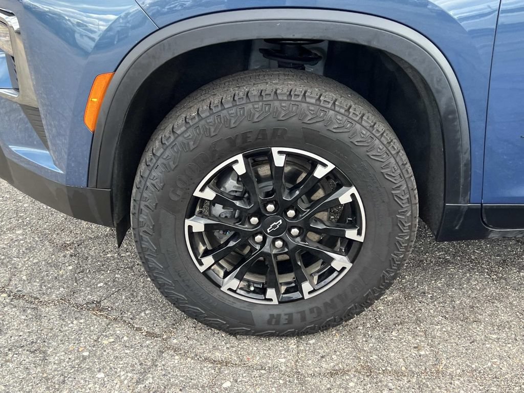 Used 2024 Chevrolet Traverse Z71 w/ LPO, Floor Liner Package AWD/4WD image 26