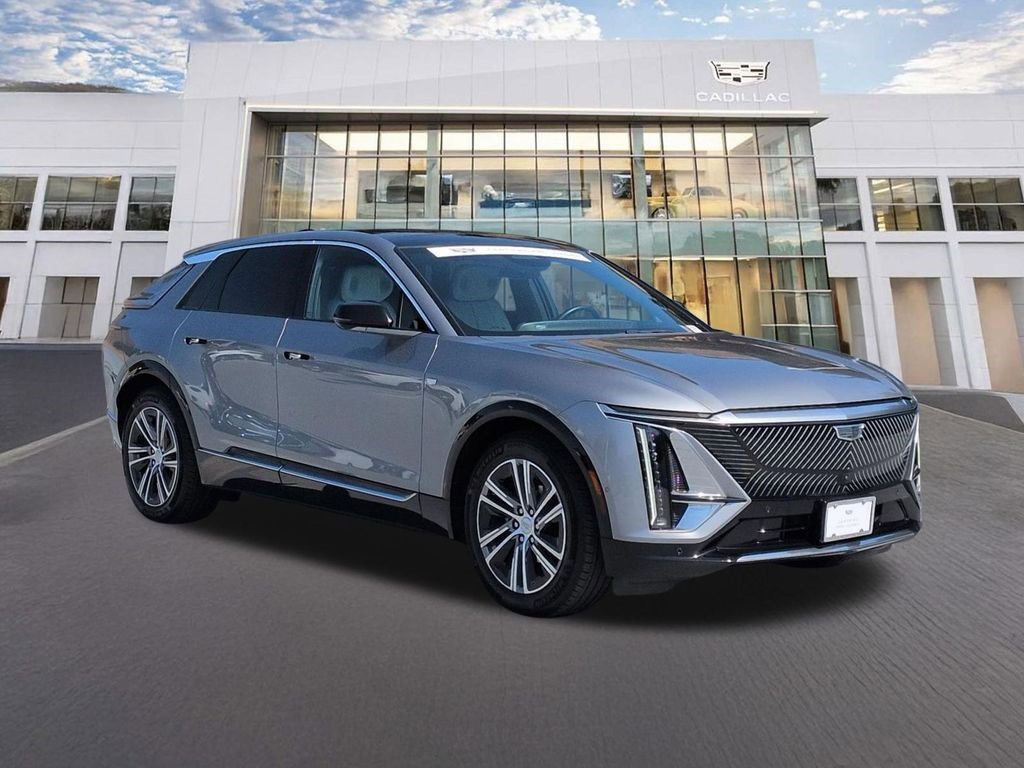 Used 2024 Cadillac Lyriq Luxury AWD/4WD image 3