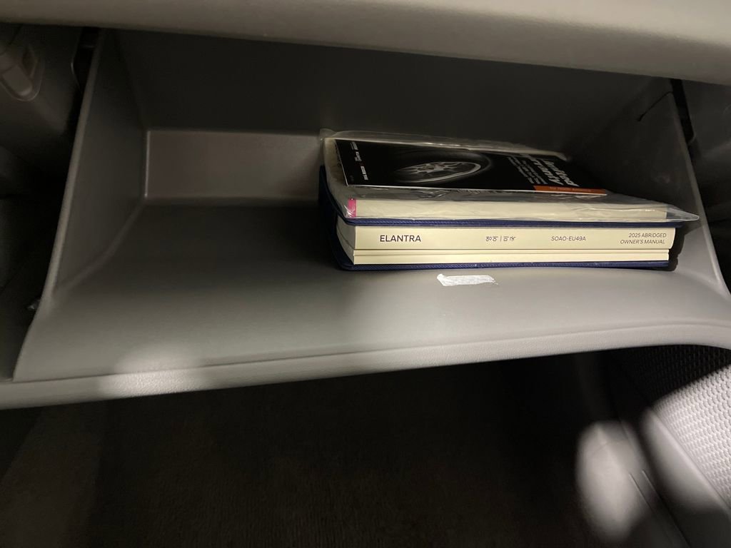 Certified 2025 Hyundai Elantra SEL image 27