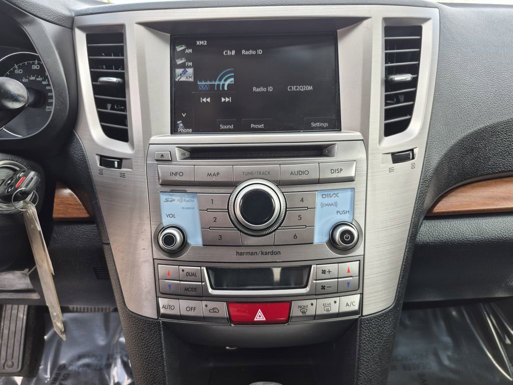 Used 2013 Subaru Outback 2.5i Limited AWD/4WD image 9