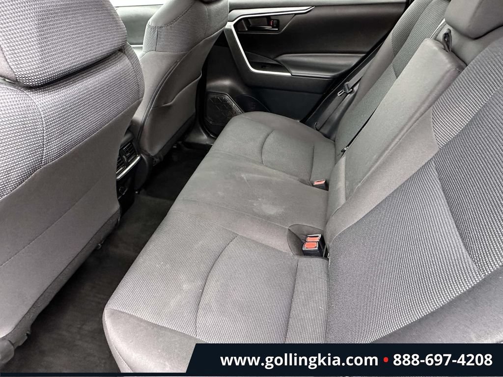 Used 2022 Toyota RAV4 LE AWD/4WD image 10