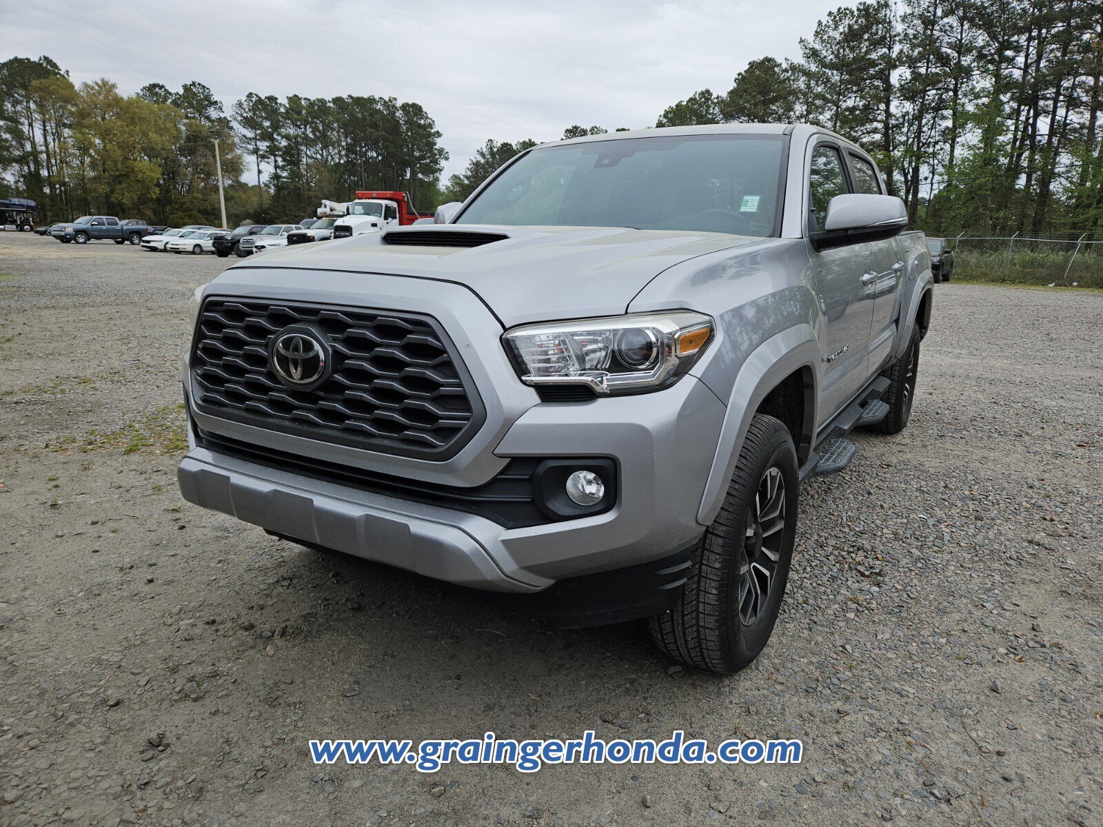Used 2020 Toyota Tacoma TRD Sport image 2